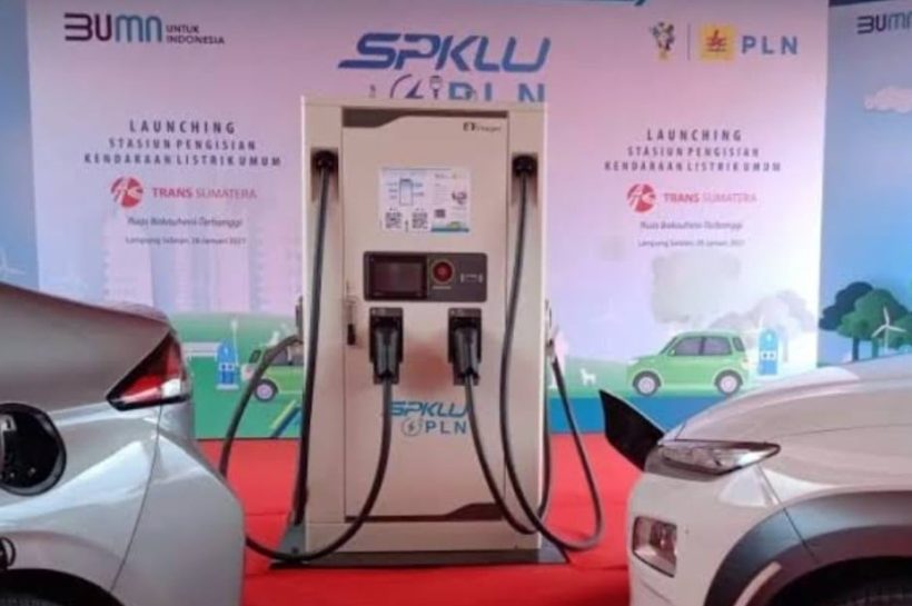 Tempat Charging Mobil Listrik Tersembunyi di Jalur Wisata Indonesia